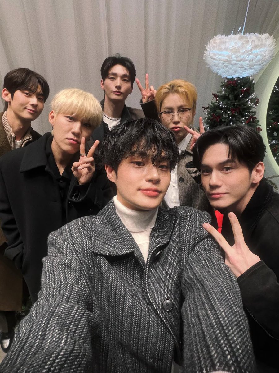 260127 Daehwi Instapost with Jihoon, Woojin, Minhyun, Seongwu, Jisung &amp; Sungwoon #이대휘 #박지훈 #박우진 #황민현 #옹성우 #윤지성 #하성운 

It’s really fun, so please check it out!!! ❤️

#WANNABOND #WannaOne #워너원