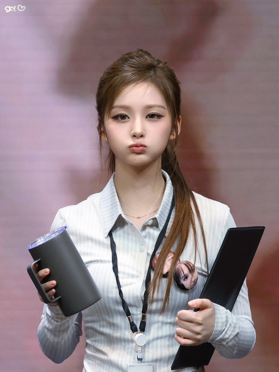 260125 👔

#엔믹스 #설윤 #NMIXX #SULLYOON
#LUCKY_SULLYOON_DAY