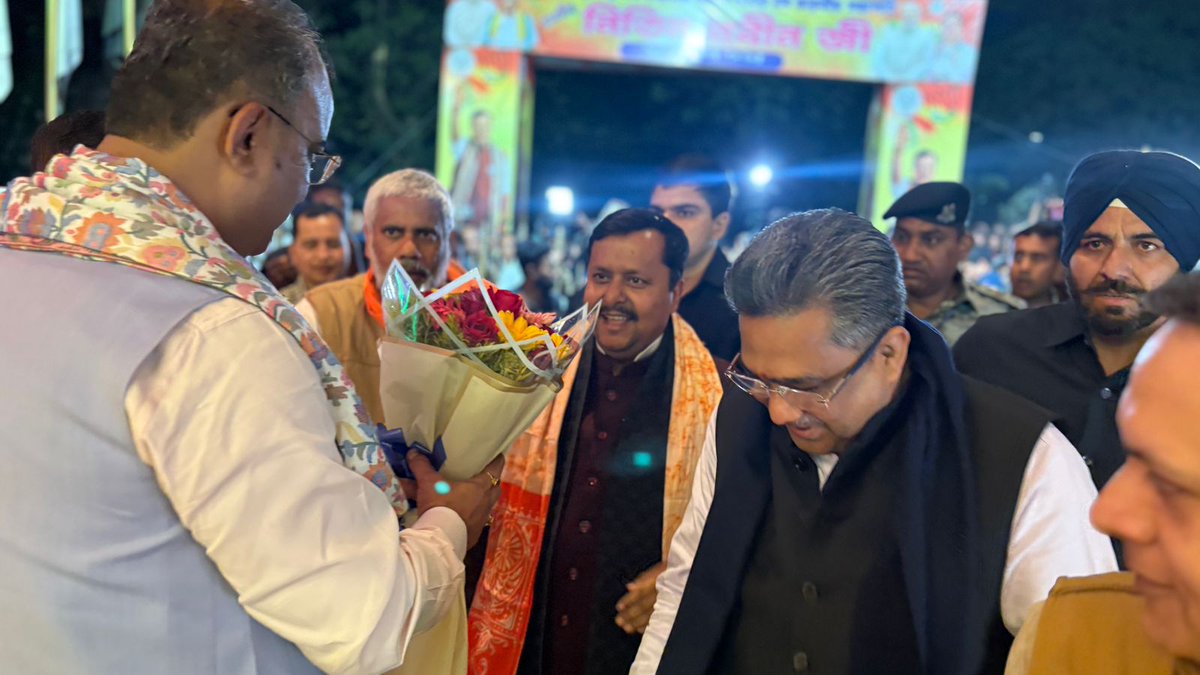 SantanuCell's tweet image. বাংলার মানুষ আর ভয়ের রাজনীতি চায় না, চায় সুশাসন, চায় ন্যায়, চায় নিরাপত্তা !

এই লক্ষ্যেই নীতিন নবীন জির নেতৃত্বে আমরা এগিয়ে যেতে প্রস্তুত !

#BanglaySwagotoNitinNabin