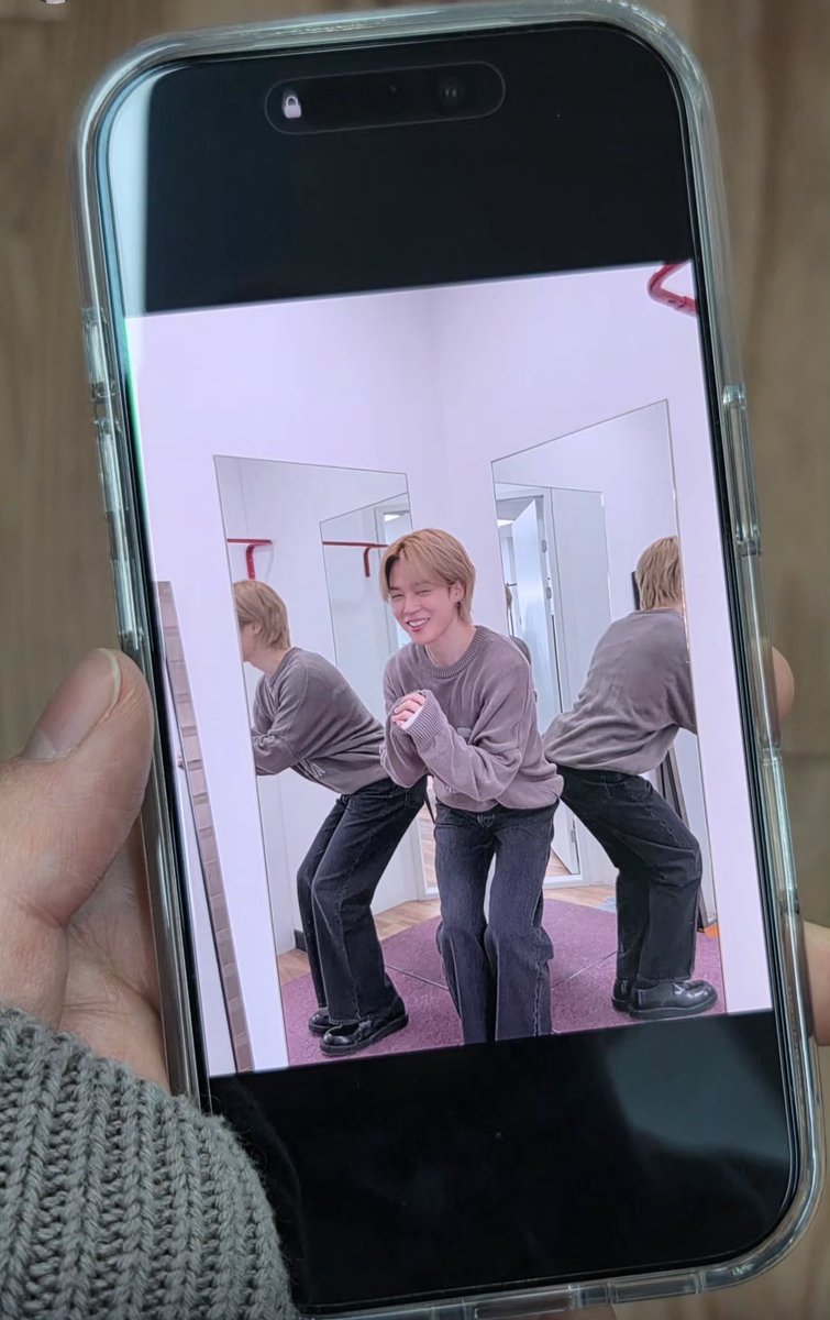 kaepsae's tweet image. preparing us all for that 360 stage view