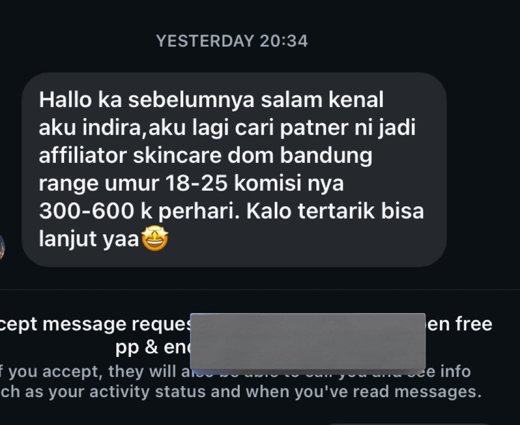 simelophile's tweet image. org org yg dm bgini di ig tuh penipu bukan sih? 😭