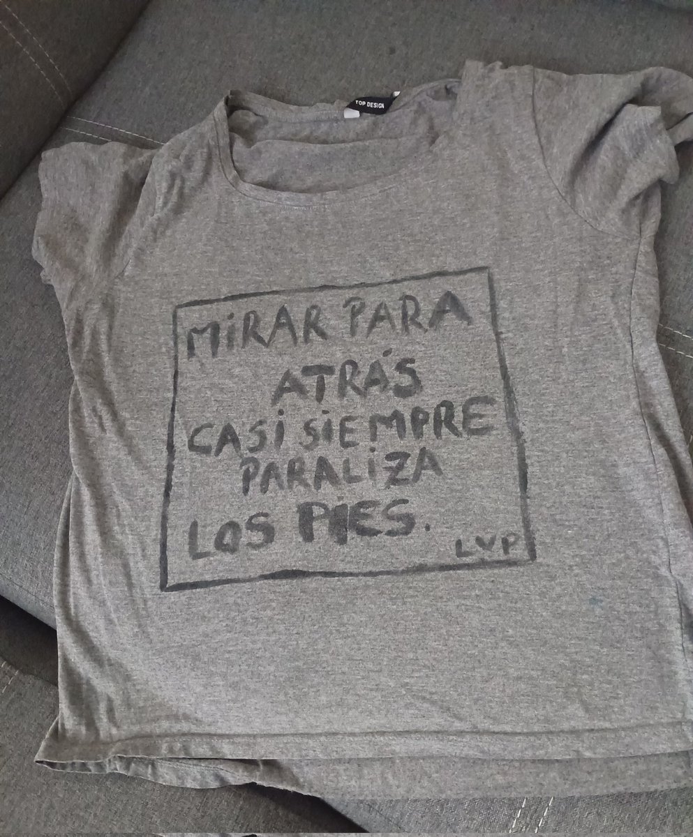 📣
La necesidad de volver a oír en vivo
"La Calle Adicción" y que explote el alma gritando esta frase... 

Para mí, de las mejores de la bandita✨

Hazlo Vela Pue🕯️🐽