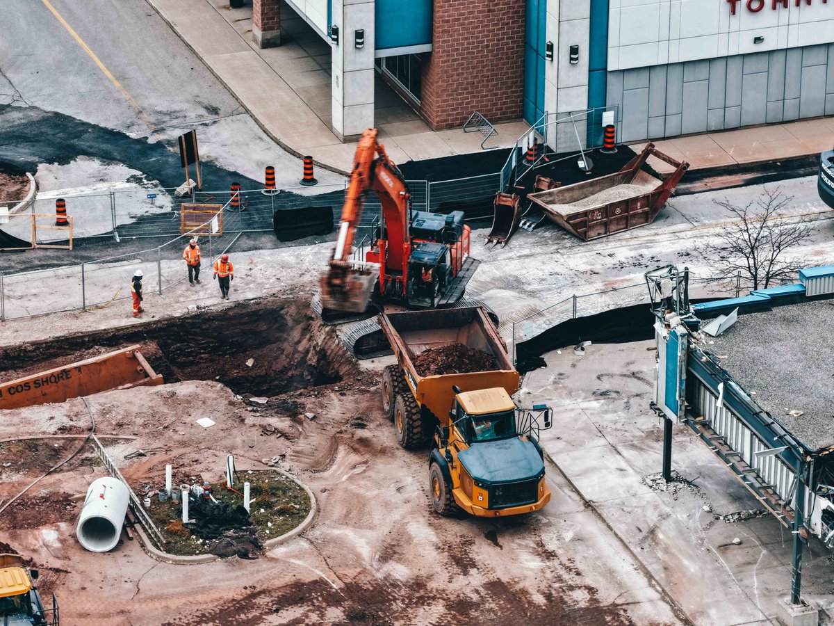 — Excavation is underway at the new Costco site in Oakville as crews prepare trenching for upcoming pipe installation.

#heavycivil #civilconstruction #sanitary #watermain #pipelayers #heavyduty #construction #constructinghistory #mgicorp