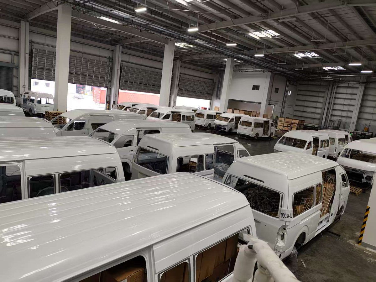 BasiGoKenya's tweet image. Something 𝐁𝐈𝐆 is headed our way!
The first MA3e CKD kits are packed and ready to ship to Kenya!
This time, we are not just deploying electric vans, we are assembling them ,in Kenya!
The next Ma3e you ride in won’t just be electric, It will be proudly #MadeInKenya #Roadto1000