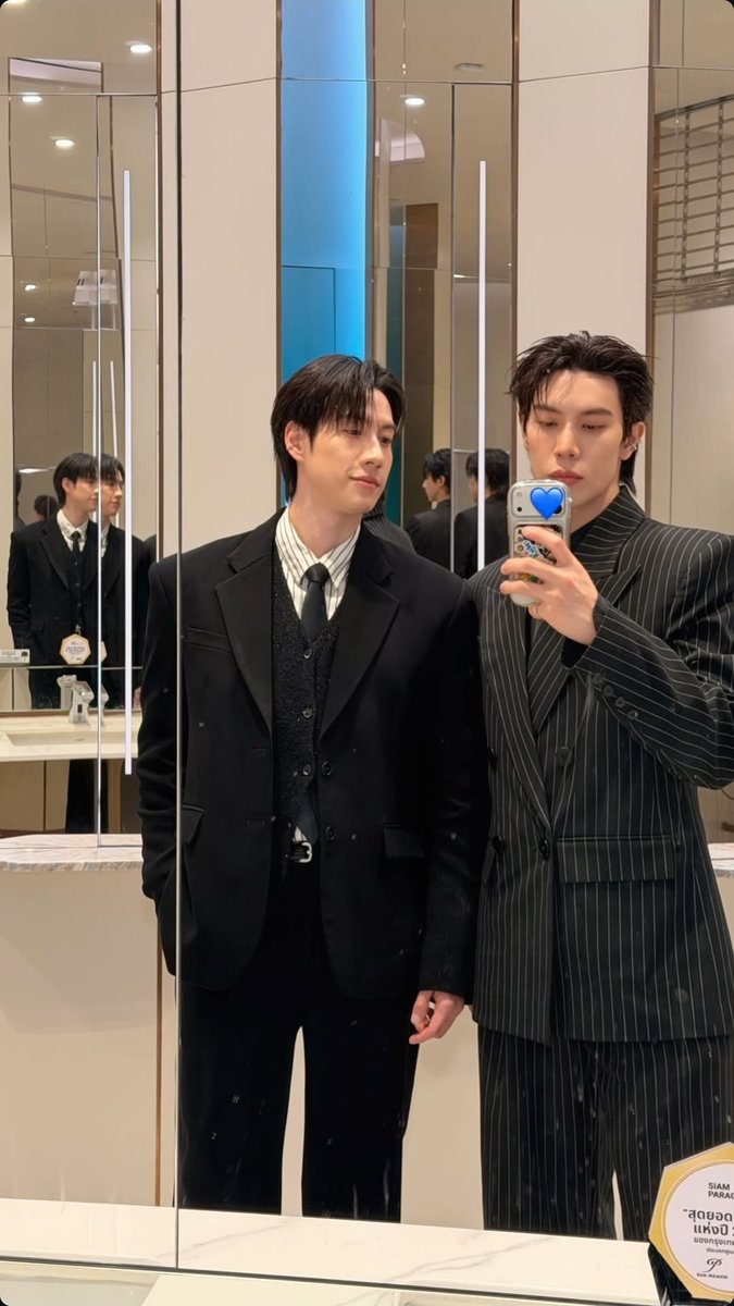 imin4_SkyNani's tweet photo. Look at this power couple
#BrightGreat #GreatBright #Grpsp #Brightrpp https://t.co/ltxYHZtAU8
