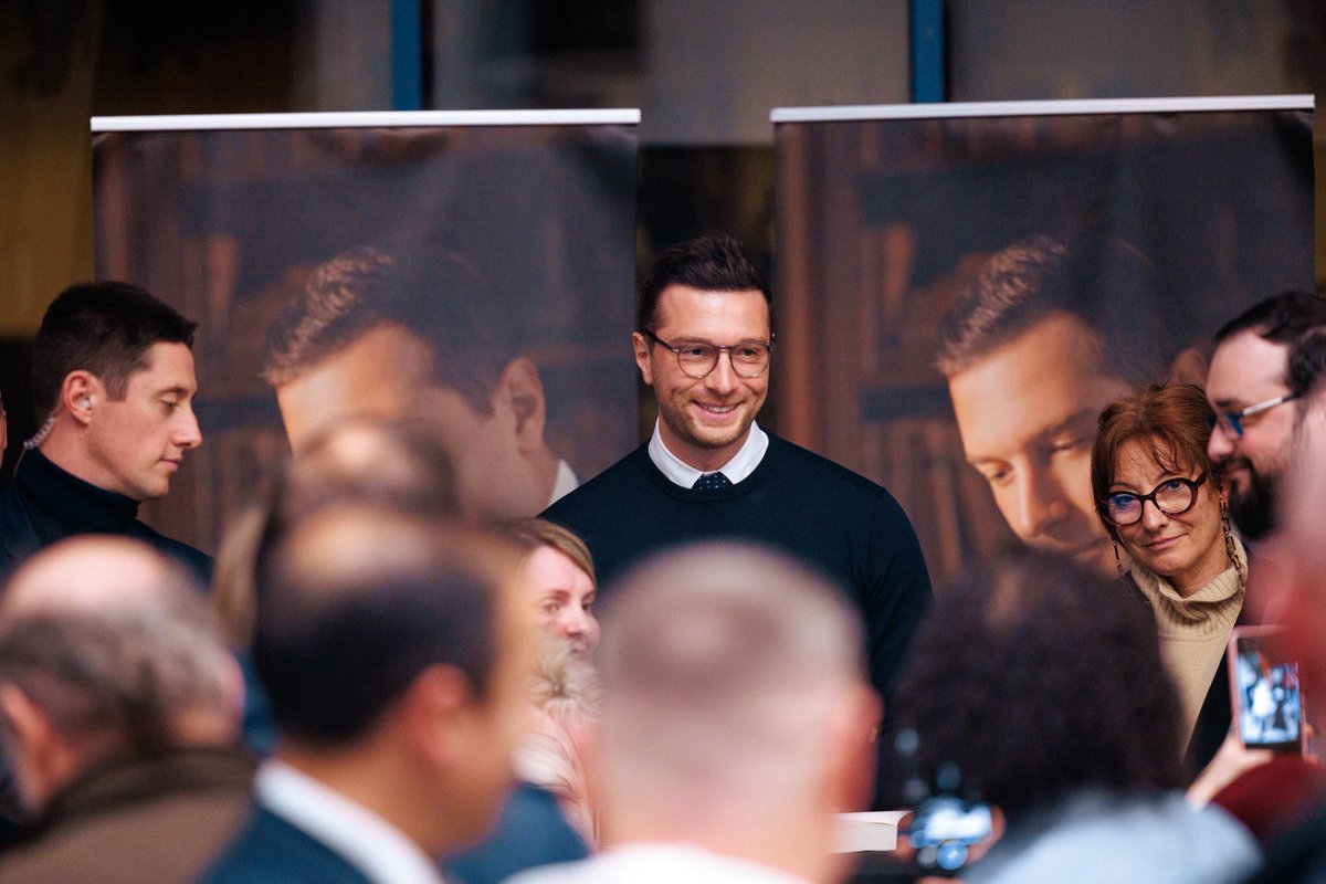 Jordan Bardella demeure la personnalité politique la plus populaire chez les Français, avec 37% (+1) d’adhésion (soutien ou sympathie).

Edouard Philippe et Gabriel Attal n’obtiennent que 7% de soutien. La popularité de Gérald Darmanin continue de s’effondrer.

(Baromètre Odoxa)