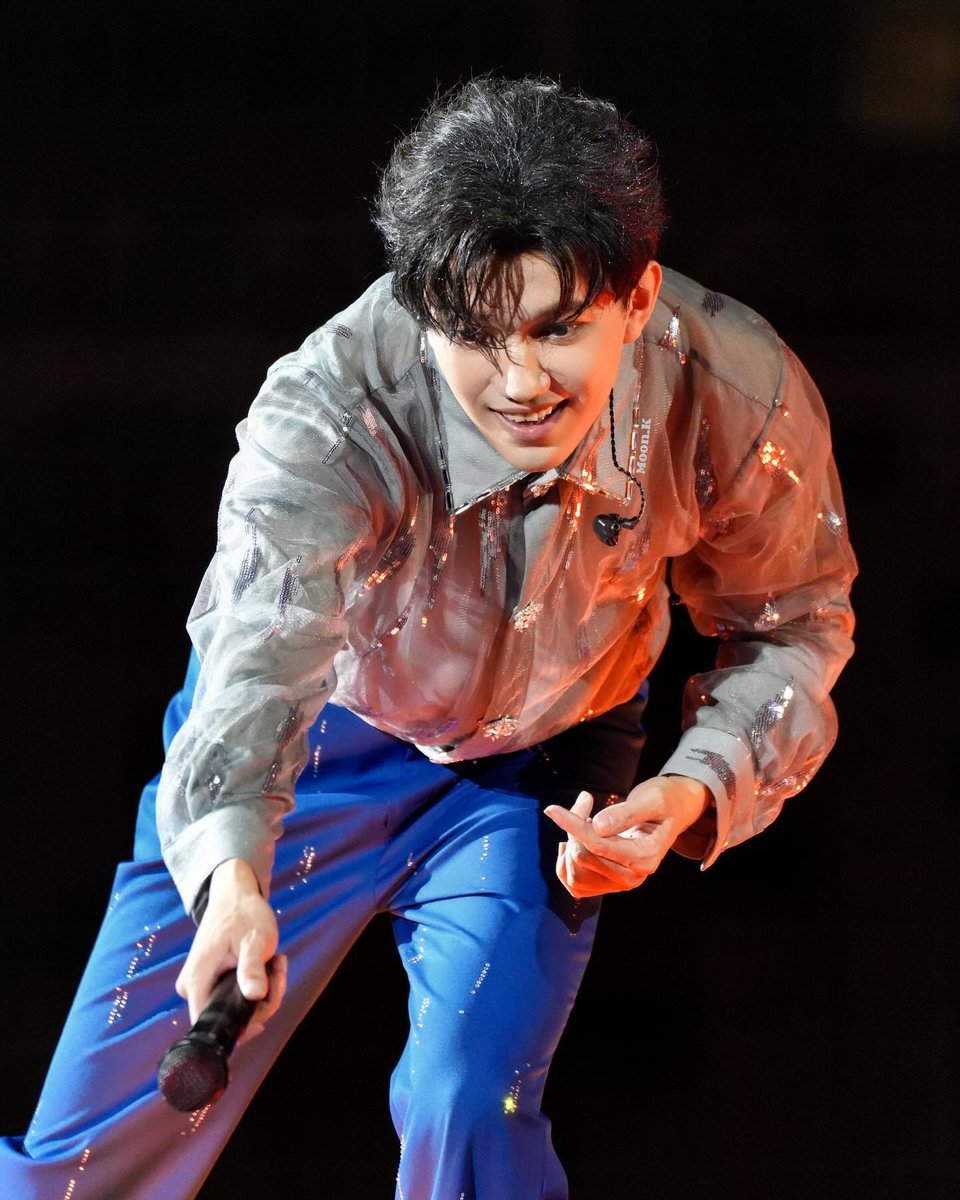 WvWEleni's tweet image. ის თითქოს სხვა განზომილებიდან არის, ასეთი ზეციური, დიდებული, ასეთი მიუწვდომელი, მაგრამ ამავე დროს ასეთი ახლობელი, ასეთი ძვირფასი და მშობლიური, მშვიდი, ჭკვიანი, საყვარელი, ძალიან ადამიანური, უზომოდ კეთილი და მართალი.
NINE YEARS OF LOVE
Happy Dears Day 2026
#DimashAndDears