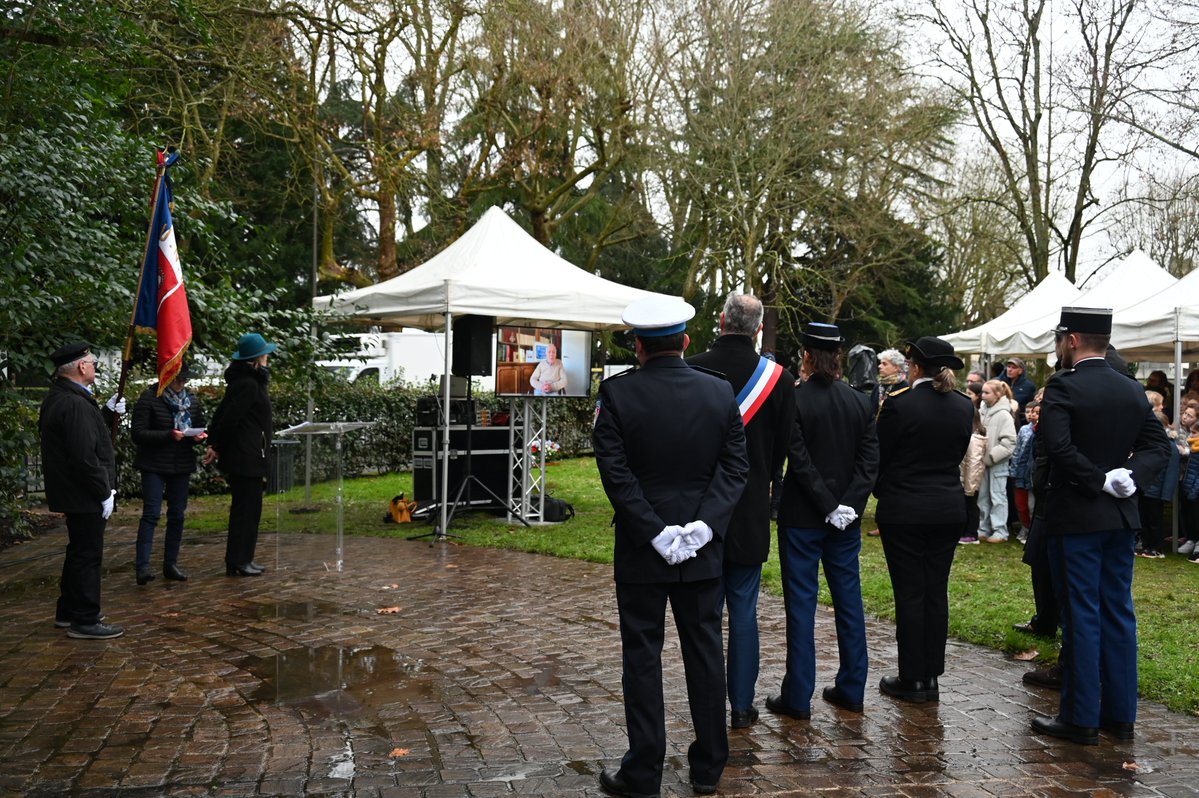 Image de Préfet d'Indre-et-Loire - #Cérémonie | Commémoration du 81e anniversaire de la libération du camp d'Auschwitz-Birkenau 🕊️

Le
