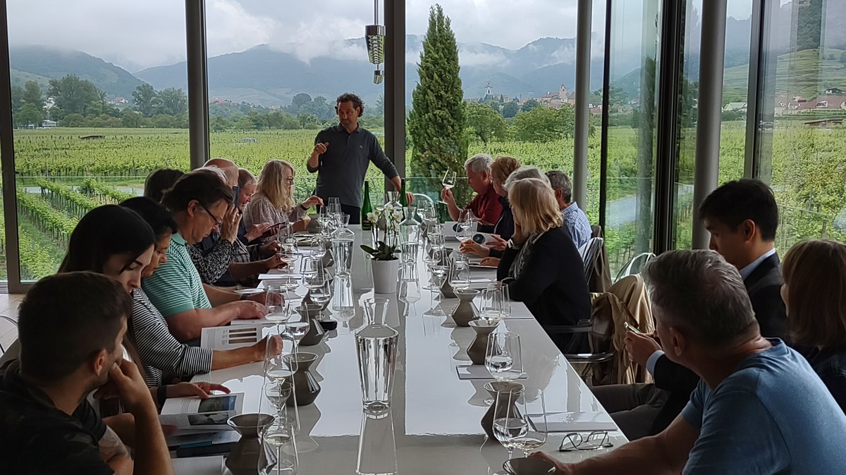 Top 10 Austria 2025 - Vinum Wine Magazine schiller-wine.blogspot.com/2026/01/top-10…