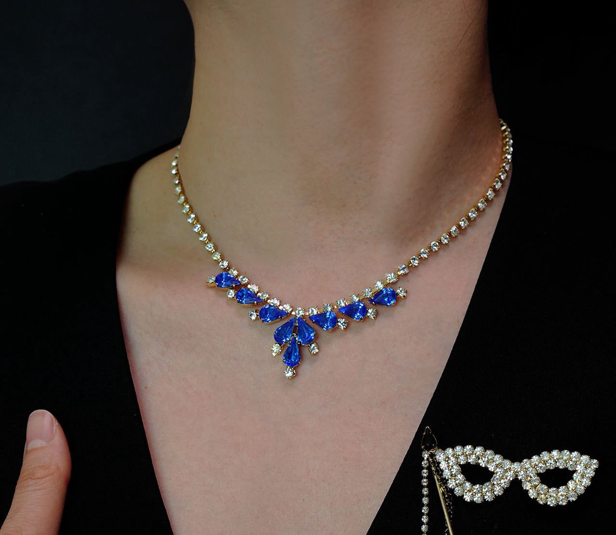 #원석마켓 #주얼리마켓

1950년대 빈티지 라인스톤 블루 테니스 목걸이

스톤 퀄리티도 좋고 테니스도 예쁘게 되어있어서 소장용으로 구매했어요 
블루 잘 받고 목 얇으신 분들에겐 정말 찰떡일 것 같아요🥹

구매가 3.5 그대로 보내봅니다
쿨거시 반택포 해드려요ㅎㅎ

open.kakao.com/o/s4iMR0qh