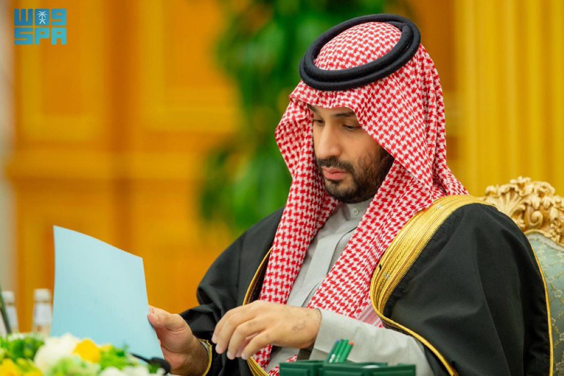 ttalahmari's tweet photo. ظهور سمو سيدي ولي العهد الأمير #محمد_بن_سلمان اليوم في مجلس الوزراء هو الظهور الأول له -حفظه الله- منذ 43 يوماً، وهذا درس عظيم لكل مسؤول مهما بلغ منصبه بالاتزان في الظهور والتوسط حسب الحاجة وبشكل مدروس، لاحظت قيادات عليا في دول أخرى يظهر المسؤول شبه يومي وكثرة الظهور ليست قوة.. https://t.co/jk3NTcYS9a