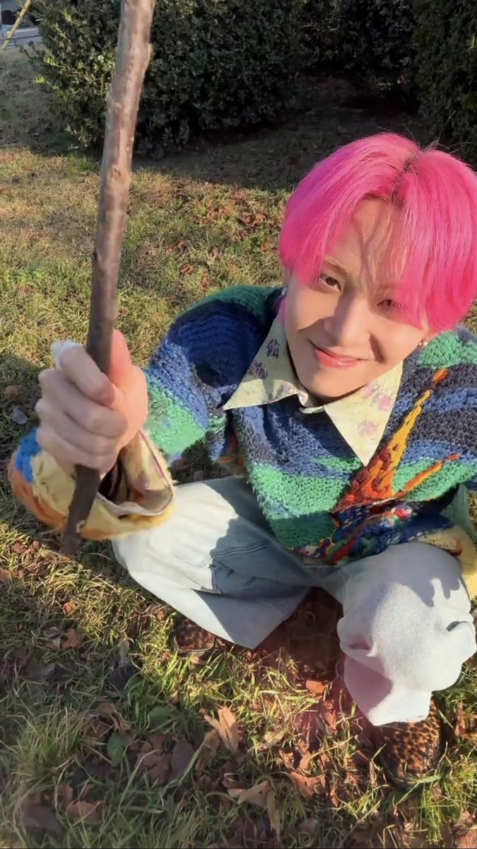 木の棒出てきたーーーーー！！！
いたずらっ子れんくん5歳かわいい💞
#川尻蓮 #JO1