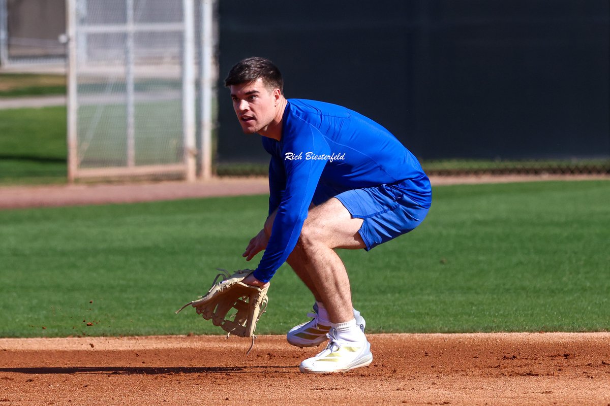biest22's tweet image. The Cubs Matt Shaw taking ground balls at second and third base last week. #Cubs