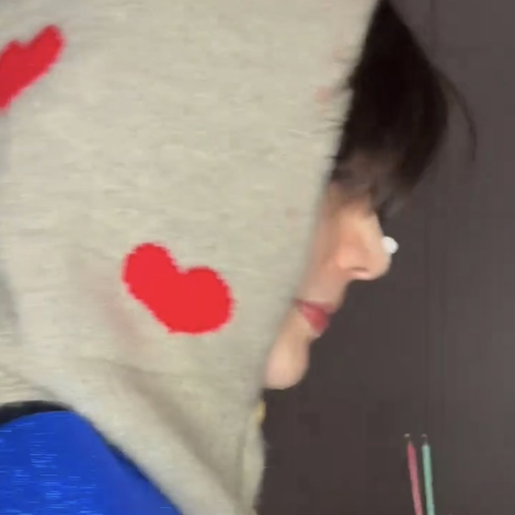 bubblebear_06's tweet photo. 또또또부끄러워하네ㅋㅋㅋㅋㅋㅋㅋ너무귀엽잖아!!!!! https://t.co/I9Yc9DOAU3