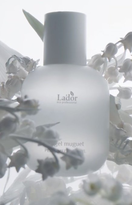 mhereonlyforbts's tweet image. Lador will officially launch its new fragrance,inspired by Jimin, named "Angel Muguet", on February 1st.

JIMIN ANGEL MUGUET
FACE OF LADOR JIMIN
LADOR GLOBAL AMBASSADOR JIMIN
#JIMINxLADOR
