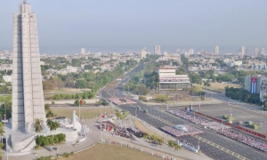 #SantiagoDeCuba| El Memorial José Martí fue inaugurado por Fidel, el 27 de enero de 1996, en la base del obelisco que preside la Plaza de la Revolución, en La Habana; sin dudas el mayor monumento dedicado al Héroe Nacional en todo el mundo.
