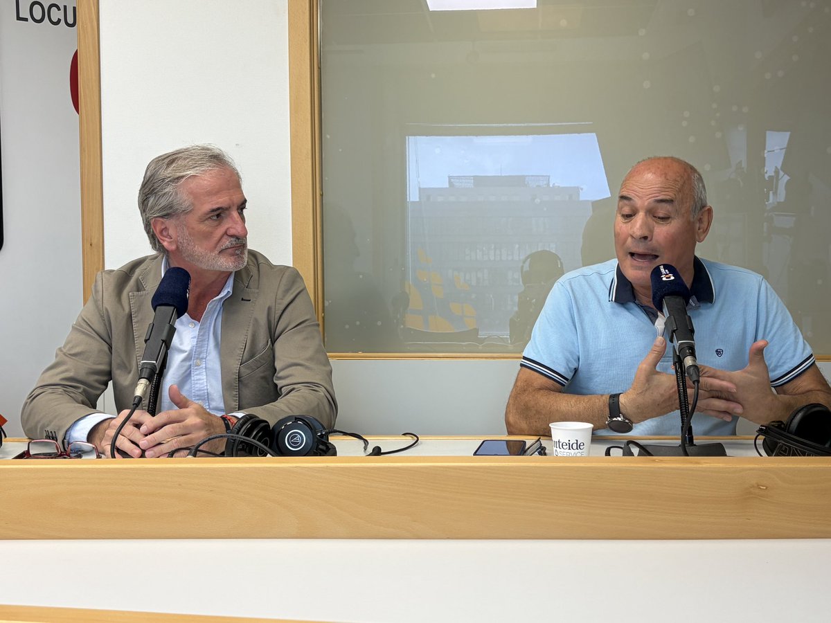 #ElDeportivo de <a href="/laradiocanaria/">La Radio Canaria</a> 📻

🗣️#TagororBlanquiazul 

🔹<a href="/ALFREDODELCAST1/">Alfredo del Castillo</a> 
🔹<a href="/EduardoChinea/">Eduardo Chinea</a> 
🔹<a href="/gallobarroso/">José Barroso</a> 
🔹<a href="/joaquingz1/">Joaquin González</a> 

🔗rtvc.es/la-radio-canar…