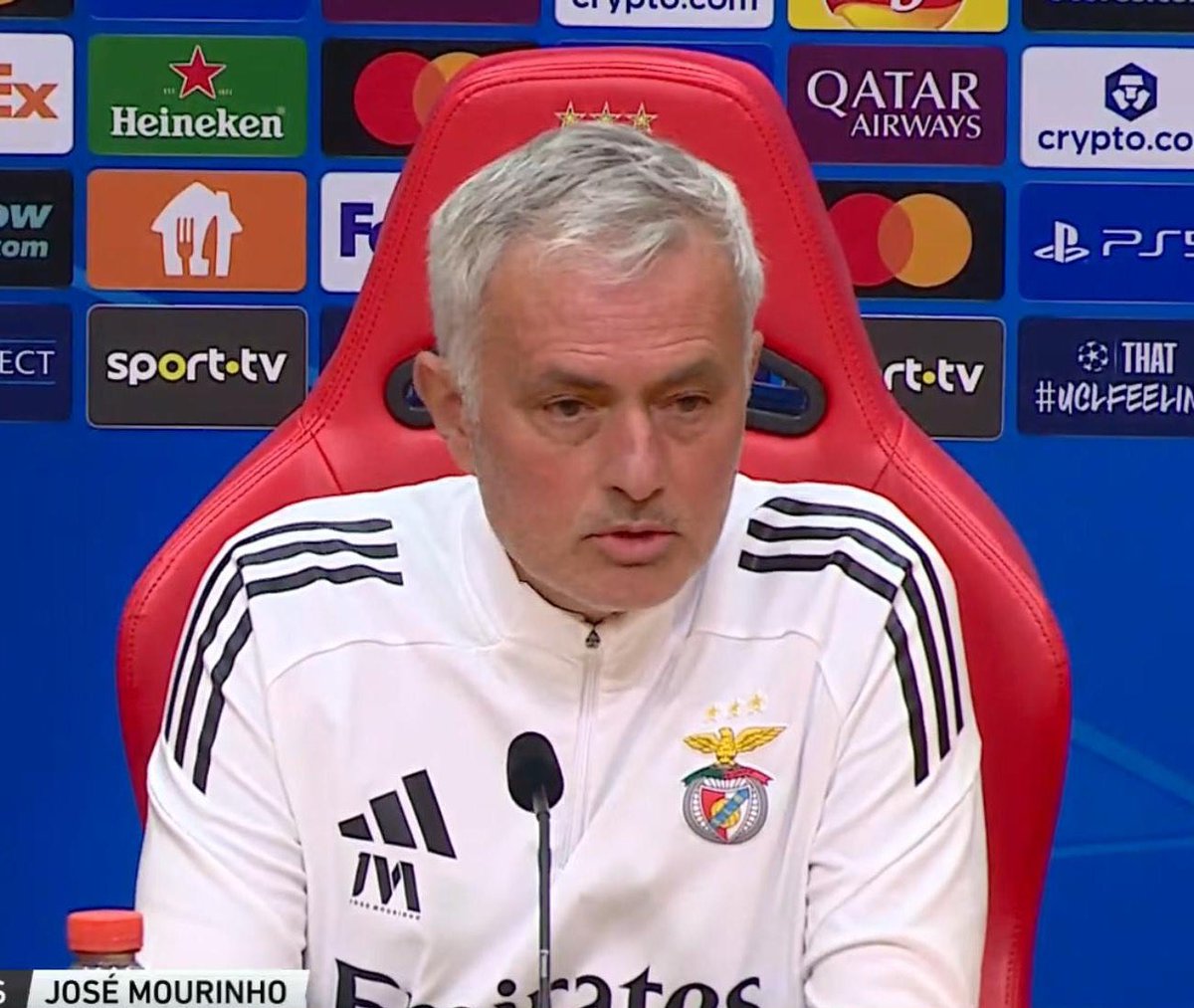 🚨🚨🚨🚨🚨 جوزيه مورينيو : 

أربيلوا من اللاعبين المفضّلين لدي، لم يكن الأفضل على أرض الملعب.

لكن ربما كان من أفضل الرجال في ريال مدريد.