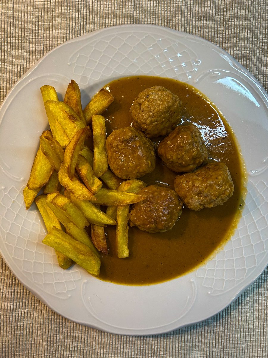 Y volvería a nacer español.