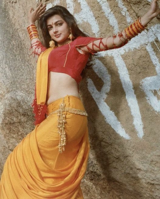 ममता कुलकर्णी को किन्नर अखाड़े से निष्कासित कर दिया गया है:

शंकराचार्य अविमुक्तेश्वरानंद सरस्वती द्वारा सवाल उठाए जाने के बाद आचार्य महामंडलेश्वर डॉ. लक्ष्मी नारायण त्रिपाठी ने स्वयं इसकी घोषणा की:

यह मामला सिर्फ एक व्यक्ति का नहीं बल्कि धर्म, मर्यादा और परंपराओं की गरिमा से