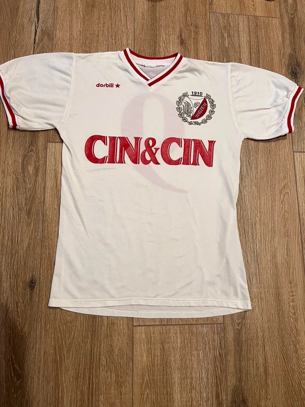 Retro Widzew tweet media