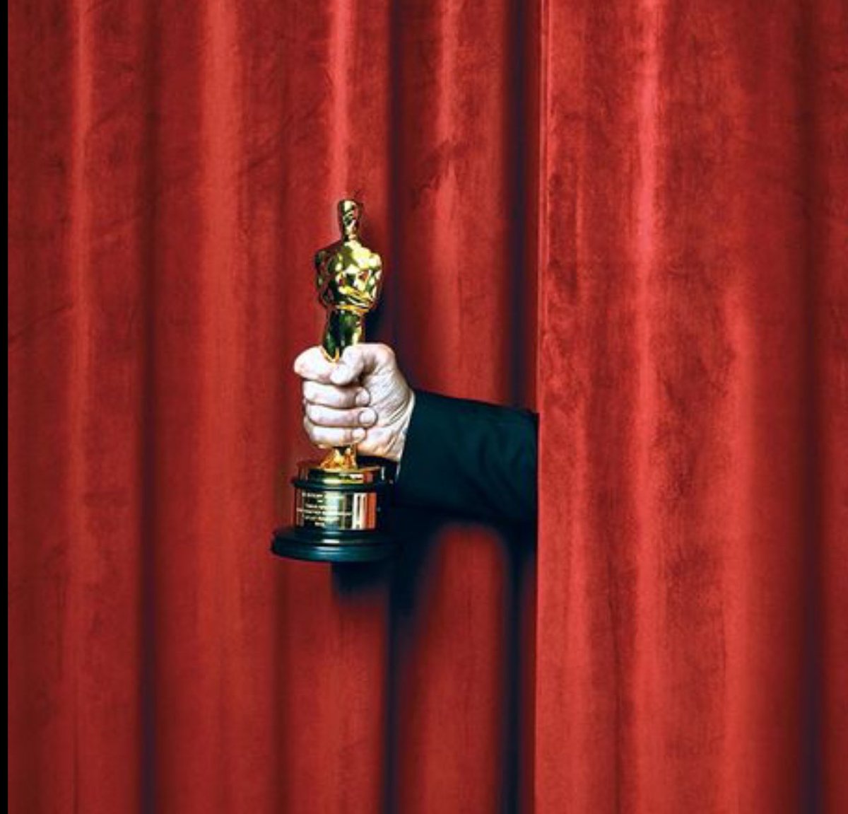 tniwannaget's tweet photo. 🚨Ariana Grande will attend this year’s Academy Awards despite being snubbed for Best Supporting Actress https://t.co/AThDvO3r7u