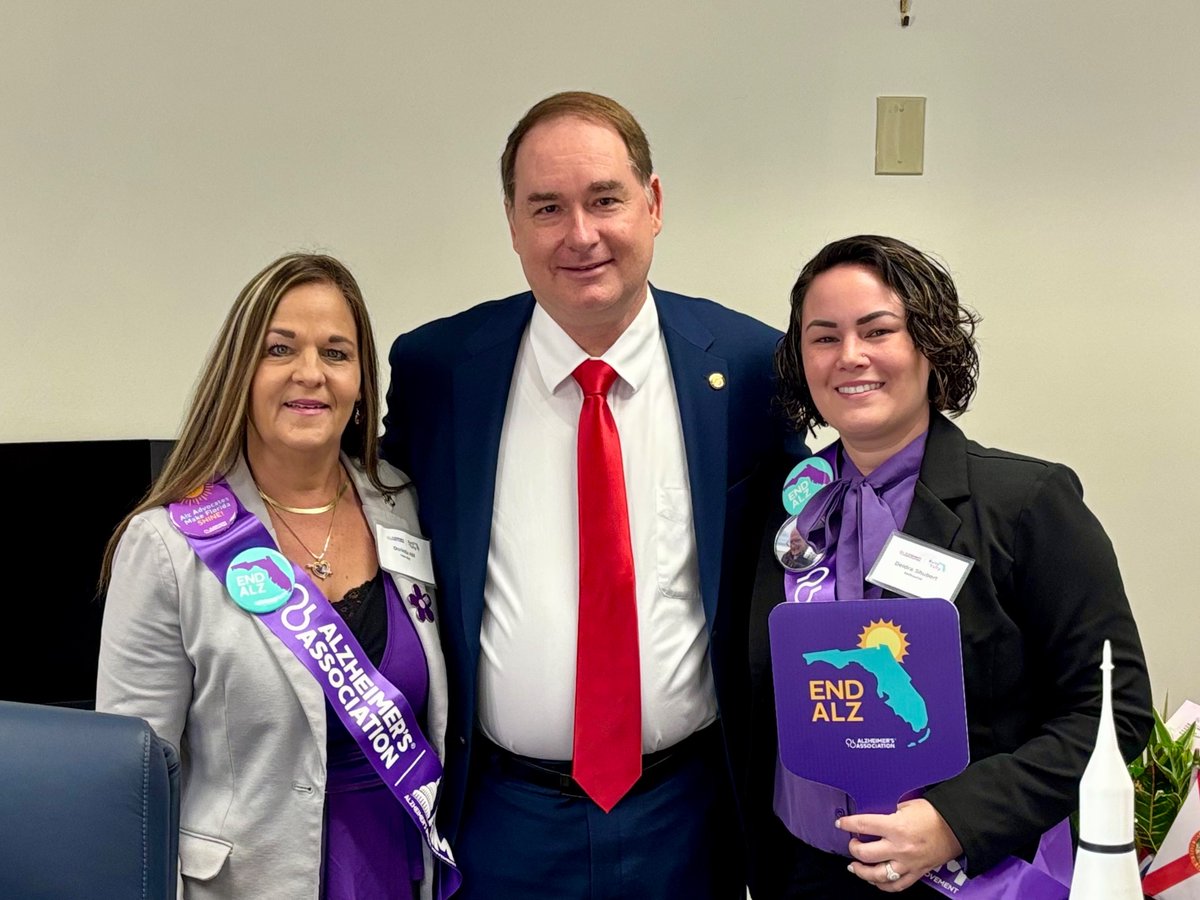 ShubertDeidra's tweet photo. Thank you, Rep @BrianHodgers, for taking the time to meet with us today. We look forward to the future and your continued support in advancing awareness of critical Alzheimer’s legislation. #EndAlz https://t.co/0oCUtT5wCs