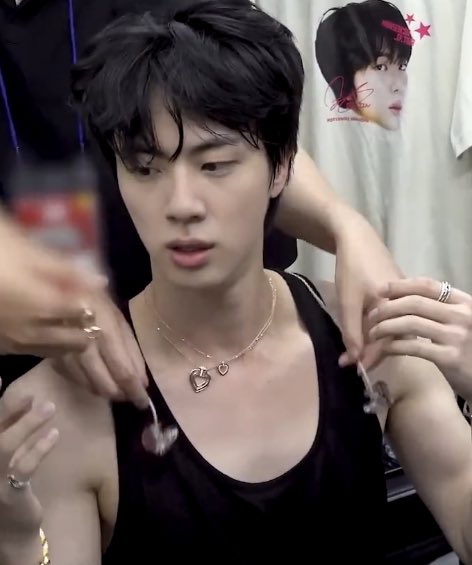 seokjinmylabsss's tweet image. HIM