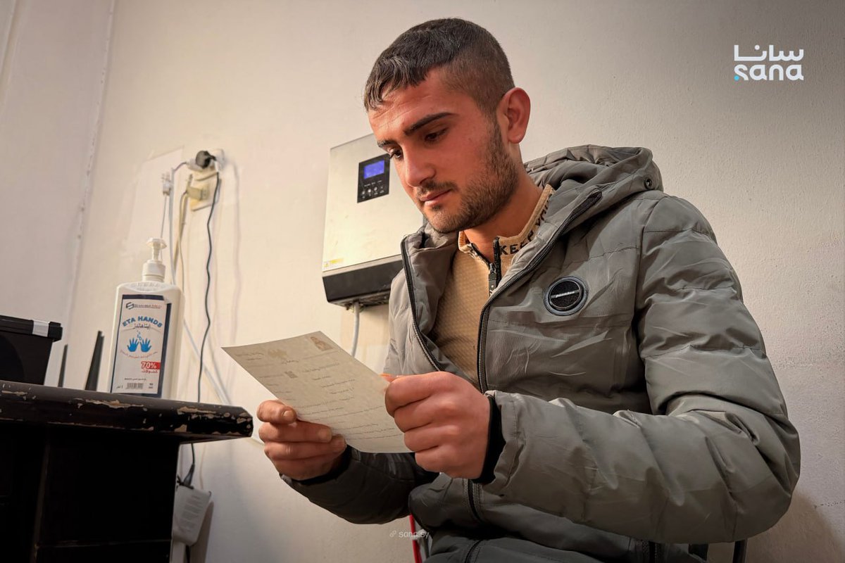 QalaatAlMudiq's tweet image. #Syria: in parallel with the 2 centers opened yesterday in Raqqa and Deir Ezzor, a settlement center has also opened in Sheikh Maqsoud district (#Aleppo).

The process is identical: former #SDF(-affiliated) members and fighters are handing over their weapons and regularizing