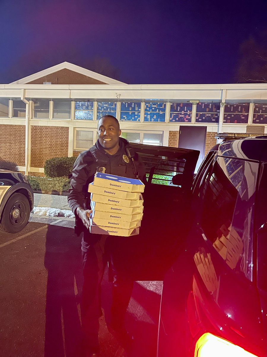 GSO_Police's tweet image. Last night, our officers realized that some of the unsheltered population didn’t have anything to eat. 

You know what they did?   They went and bought 25 pizzas with their own money.  

Thank you to these officers for showing the true meaning of “serve and protect”.
