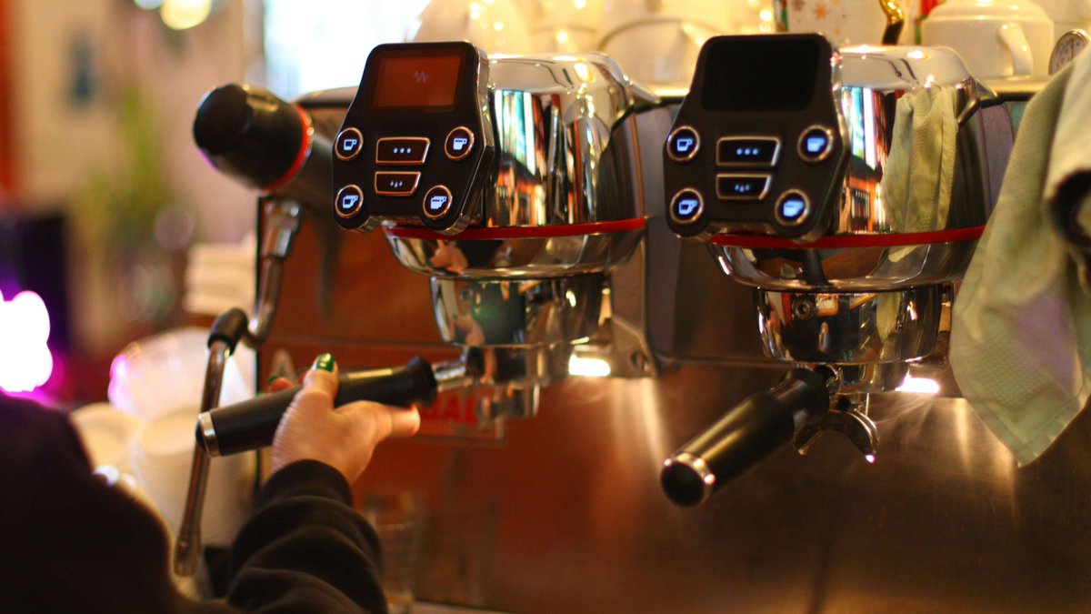 ☕Doing more with less is the name of the game for today's cafes. From automated espresso machines to self-served nitro taps, smart equipment is helping boost efficiency, maintain quality and elevate customer experience. Learn more and see how we can help. ow.ly/Z2f350Y4jwa