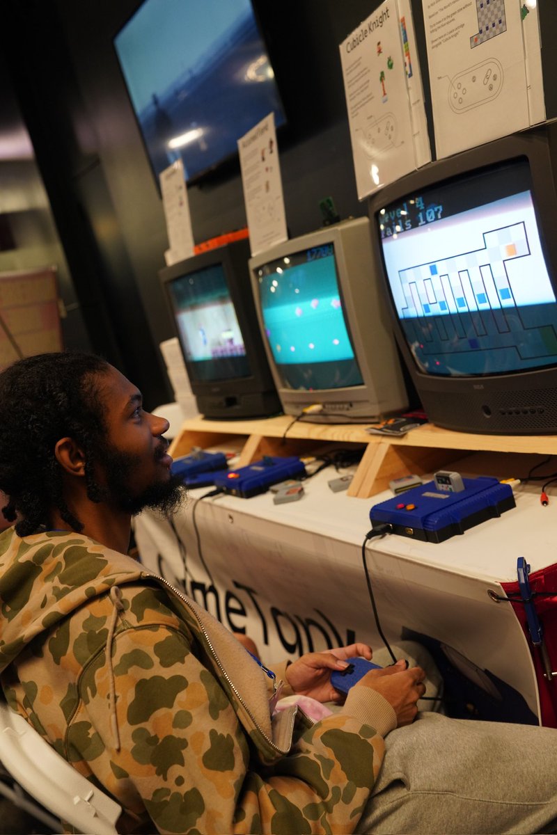 LI RETRO tweet media