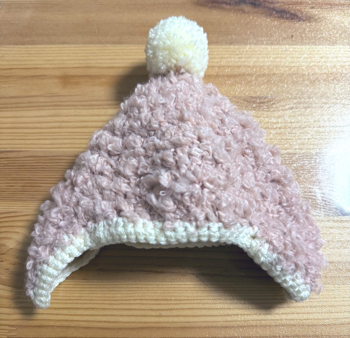 赤ちゃんのぽんぽん帽子できた👶

大きさよく分からないのと、紐は首に絡んだりしたら嫌なので、付けなかった😌

気に入ってもらえるといいんだけど😮‍💨🫶