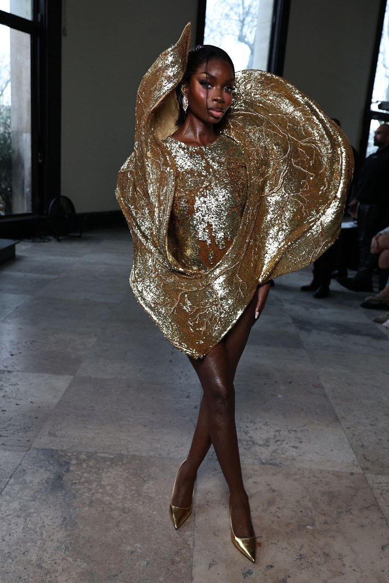 Fashion_Critic_'s tweet image. Olandria Carthen made her Haute Couture Fashion Week front row debut at Rahul Mishra, wearing a gold sculptural look that refused to sit quietly. This is how you make an entrance in Couture. Wow 

redcarpet-fashionawards.com/2026/01/27/ola…