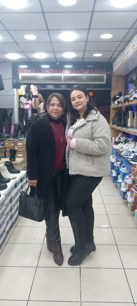 Liderimiz Sayın Devlet Bahçeli beyin talimatlarıyla hayata geçirilen “Hayırlı Günler Komşum” Ve Derdin Derdimiz” programı kapsamında Kaçep konak ilçe başkanımız ve yönetim kurulu üyemiz ile birlikte Kemeraltı bölmesinde bulunan esnaflarınız ziyaret etti. 
#SevdamızKonak
#MhpKonak