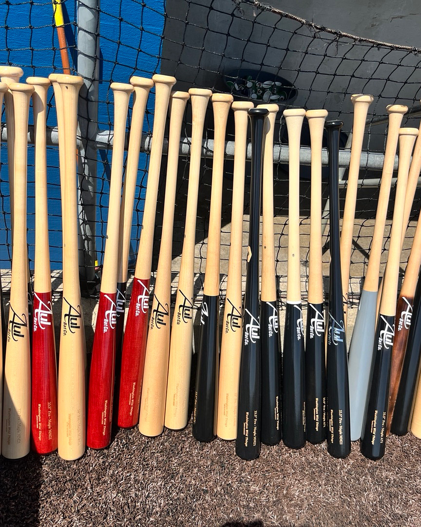 Aul Bat Company tweet media