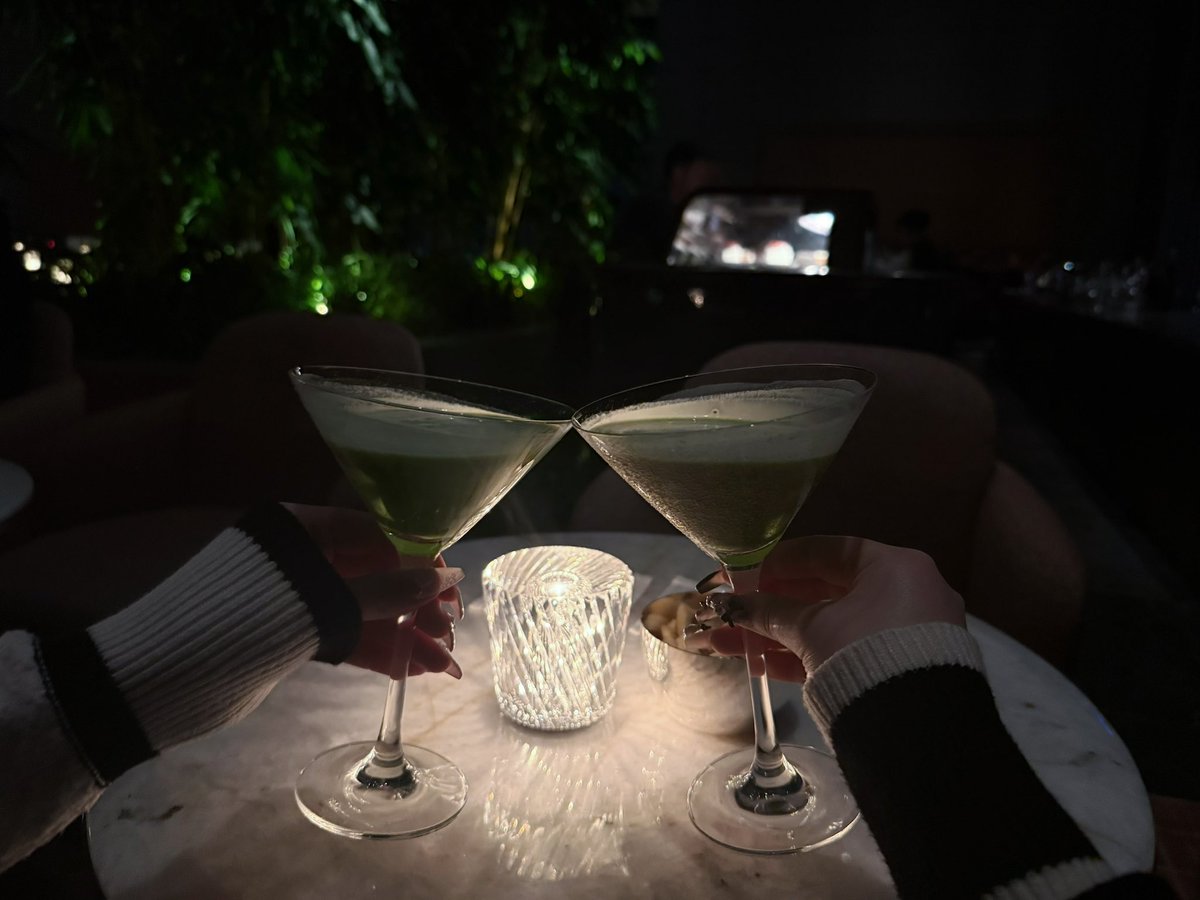 triggeron_'s tweet image. ピークバーの抹茶カクテル🍵🍸⸝⋆