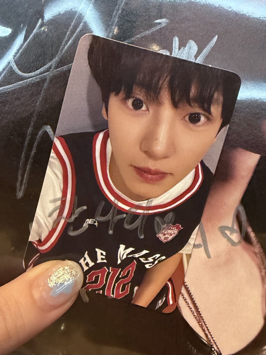 거의 시큐님과 삼자대화

🩵 포카에,,
🥋 마무리하실게요 
🩵 찬나디,,
🥋 텍스트는 안되는거 아시죠?
🩵 죄송해요,, 
🥋 괜찮습니다~♡
🩵 ??? 
🐶 찬,, 머라구? 
🩵 나디,,(