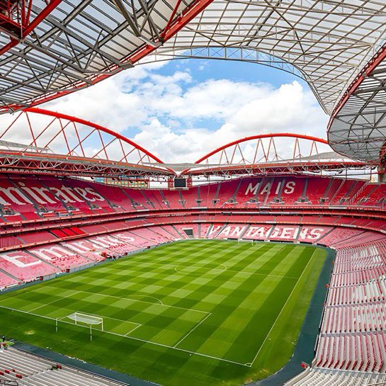 theMadridZone's tweet image. 🚨 OFFICIAL: Álvaro Arbeloa decides Real Madrid will return to train at their opponent’s ground before UCL matches.

A normal routine under Carlo Ancelotti and Zinedine Zidane.

It was changed earlier this season by Xabi Alonso because he did not want to reveal tactical details.