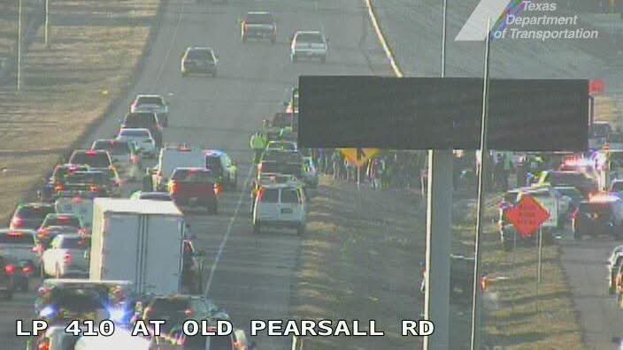 TexanReport's tweet image. 🚌🚨 School Bus Crash Reported With Students On Board in Southwest ISD Area 🚨🚌

#SanAntonioTX #SouthwestISD #SchoolBusCrash #TrafficAlert #PublicSafety #TexasNews