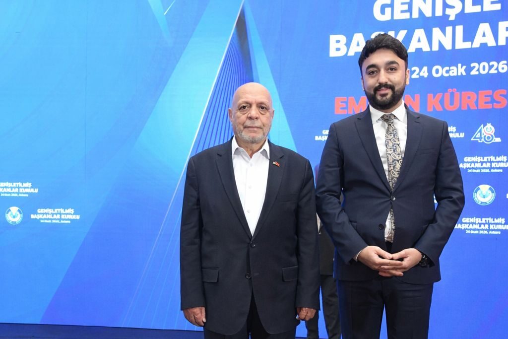 Hizmet-İş Ankara’da Kenetlendi
Hizmet-İş Sendikası, 48. kuruluş yıl dönümünü Ankara’da düzenlenen geniş katılımlı programla kutladı.

basinhaberajansi.com/haber/22559/hi… <a href="/hizmetisbatman/">BATMAN HİZMET İŞ HAK İŞ</a>