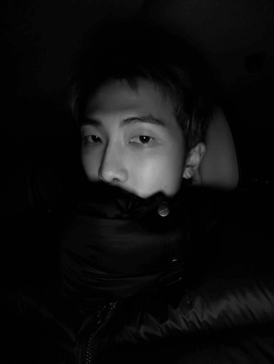 бейб, а можно к тебе подкатить?🩶🖤

[инстаграмная эстетика намджуна всегда бьет в самое сердце]