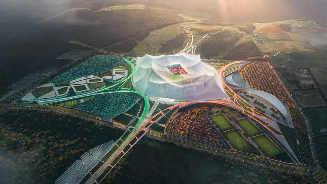 C'est le Grand Stade Hassan II, l'enceinte 100% marocaine, qui accueillera la finale de la Coupe du Monde 2030. 
Situé dans la province de Benslimane (près de Casablanca), il disposera d'une capacité impressionnante de 115 000 spectateurs 😲 
ce qui en fera le plus grand stade de