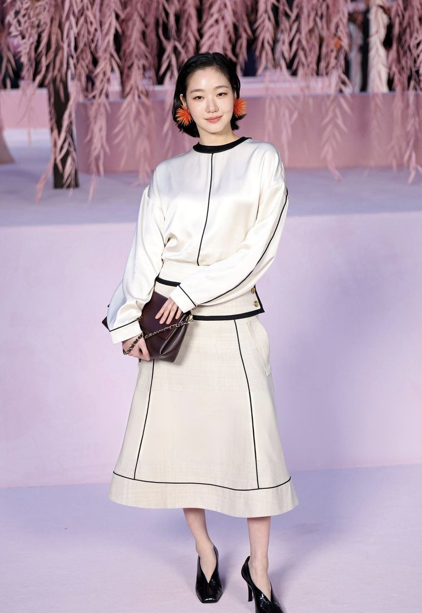 off_mineunph's tweet photo. #KimGoeun at the
#ChanelHauteCoutureSS2026😍😍😍

🎥/📸ctto https://t.co/O6D1OWuBuT