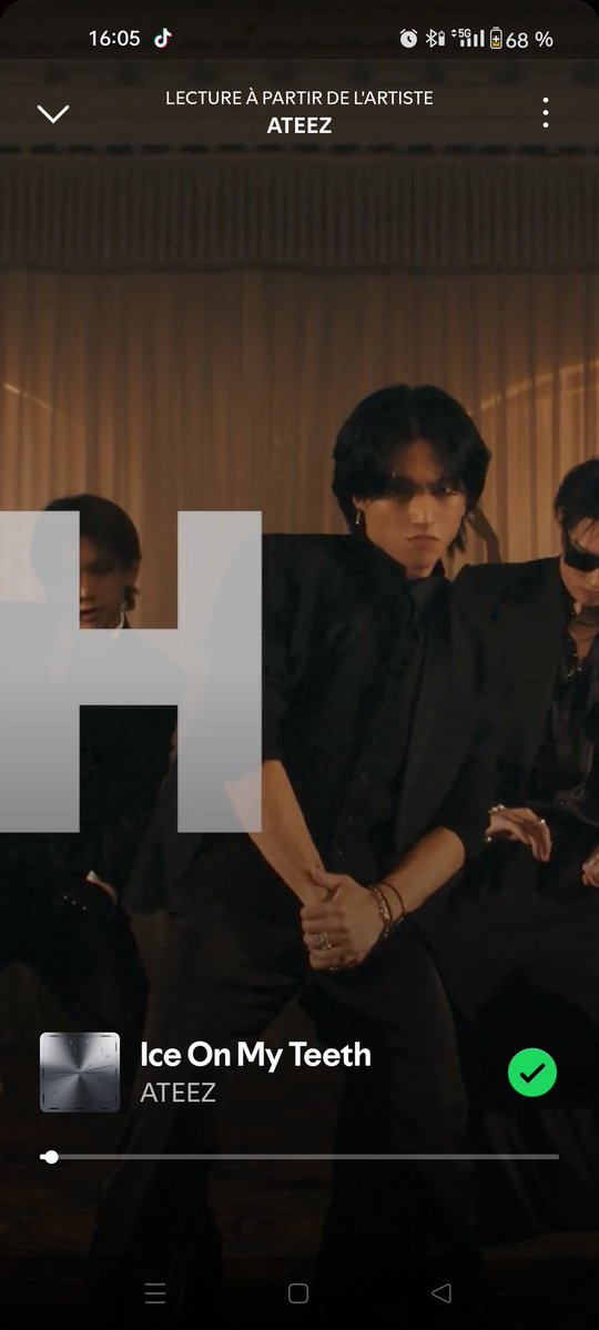 _elast_fr's tweet image. What is my Spotify doing?