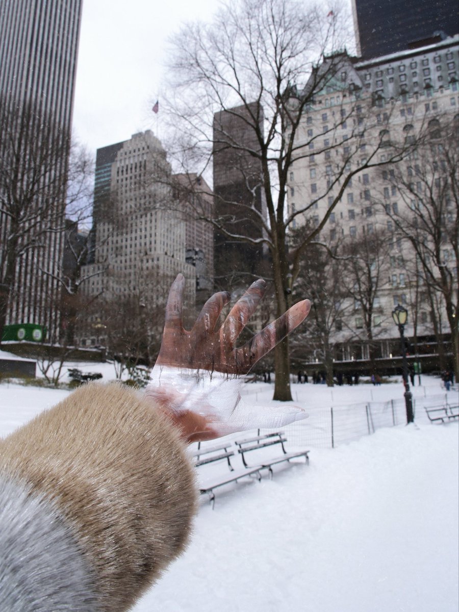 designdain's tweet image. (Freaking) cold hands, warm heart