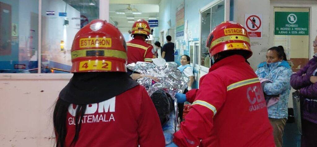 #EsGT | Atacan a balazos a conductor en Bosques de San Nicolás

Cristian Rolando López López, de 33 años, resultó herido por proyectiles de arma de fuego en un ataque armado registrado en el Bulevar Bosques de San Nicolás y 6ª avenida, zona 4 de Mixco.