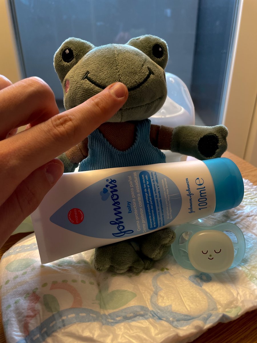 Mr. Froggy helped me with this photoshoot. Let’s all say thanks to him! 🤪