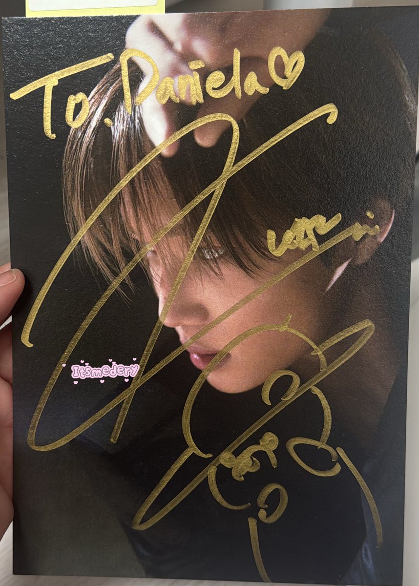 itsmedery's tweet photo. The third one was kai, i told him kaion was awesome!!! And told him my mom went to the concert and said that now she understands why i like kpop and he said very shy why did you take her hahahhaah and he draw him as bear with a mariachi sombrero hahaha

#KAI #EXO #카이 https://t.co/bav6RnbGZE
