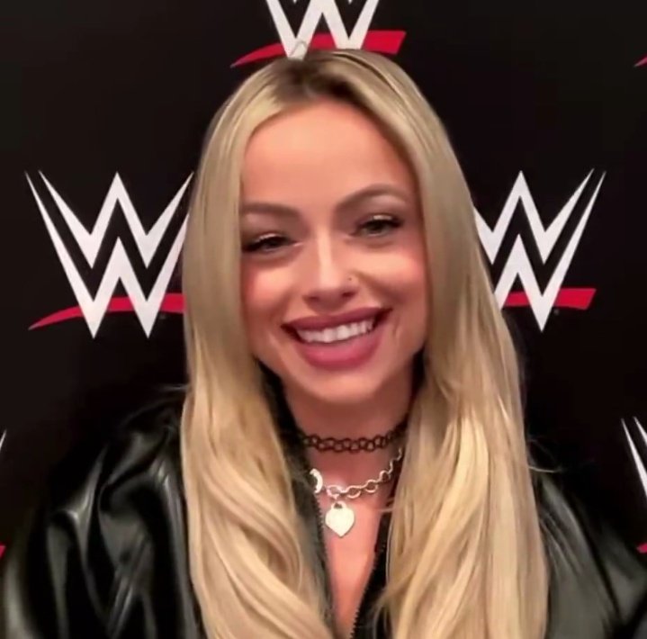 Gosh she's so beautiful😩